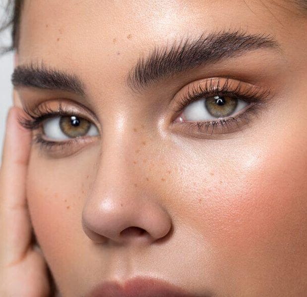 Laminacija obrvi Ljubljana